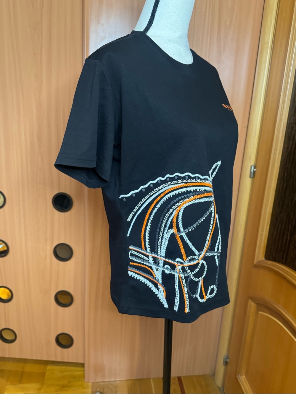 Hermes Black Short Sleeve cotton Tee with Orange & White Embroidery Sz L - Picture 10 of 16